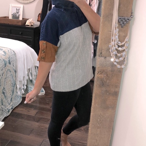 A.U.W XLarge adorable turtleneck sweater - Picture 2 of 5